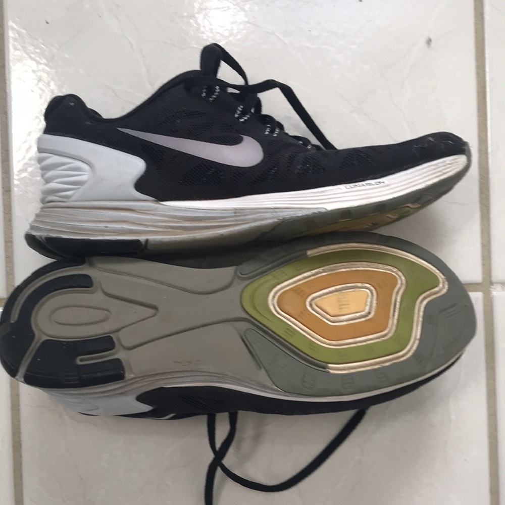 NikeRunning Sneakers - Picture 4 of 6